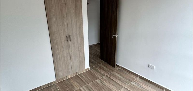 Apartamento en Venta en Medellín, Campo Alegre-3