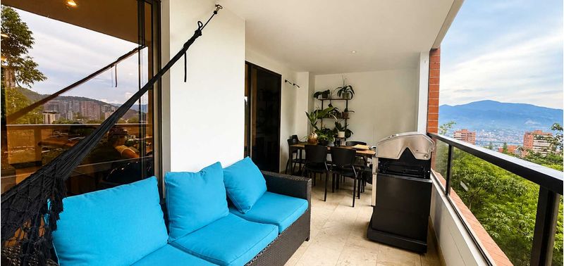 Apartamento en Venta en Medellín, Altos del Poblado-2