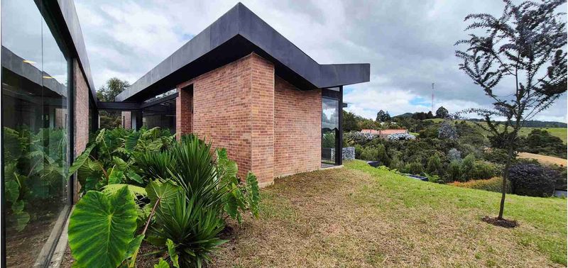 Casa en Venta en Envigado, Alto De Palmas-0