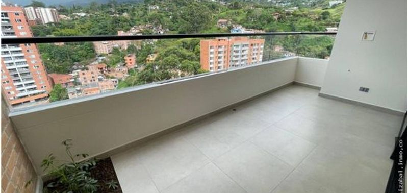 Apartamento en Venta en Envigado, Camino Verde-0