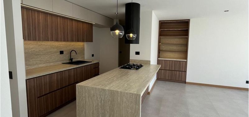 Apartamento en Venta en Medellín, Ciudad Del Rio-0