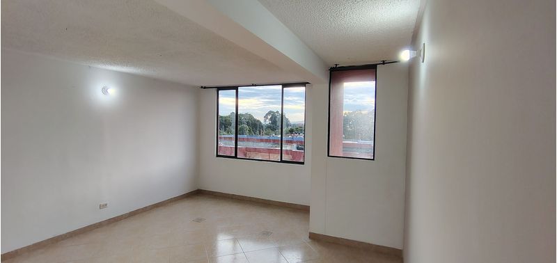 Apartamento en Venta en Bogotá, D.C., Almendros Norte-1