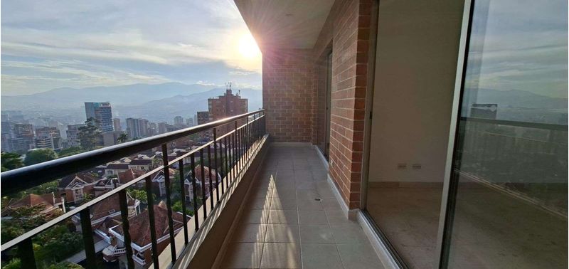 Apartamento en Venta en Medellín, Las Palmas-0