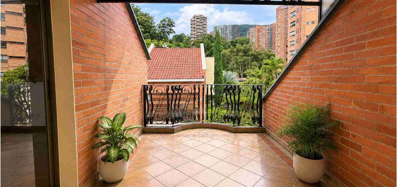 Casa en Venta en Medellín, Las Palmas-22