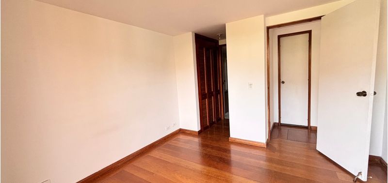 Apartamento en Venta en Medellín, El Poblado-12