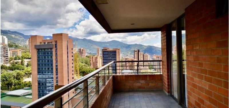 Apartamento en Venta en Medellín, El Poblado-0