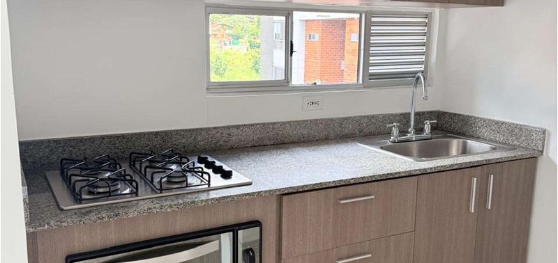Apartamento en Venta en Envigado, Las Antillas-0