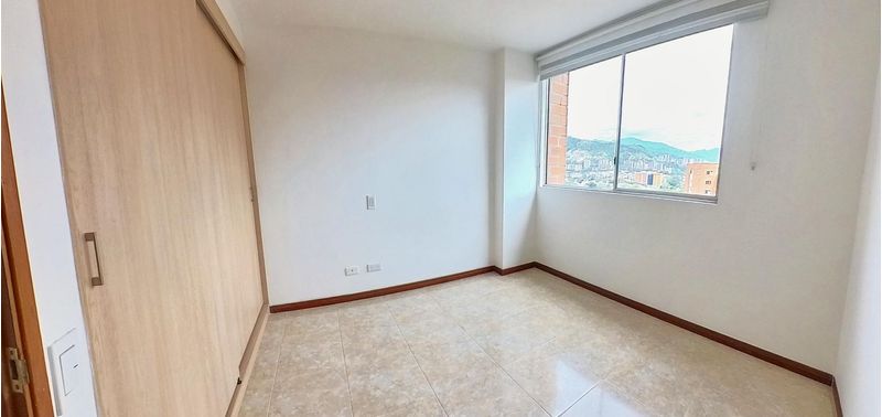Apartamento en Venta en Envigado, Jardines-17