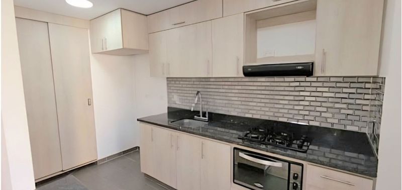 Apartamento en Venta en Medellín, Los Colores-0