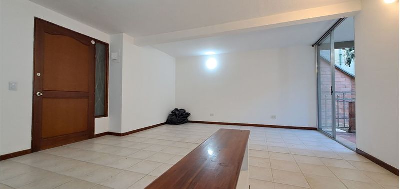 Apartamento en Venta en Medellín, Santa María de los Ángeles-1