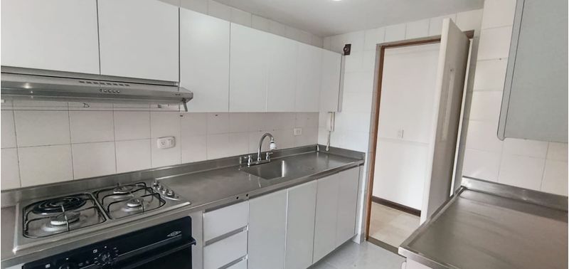 Apartamento en Venta en Medellín, Belén Loma de los Bernal-8