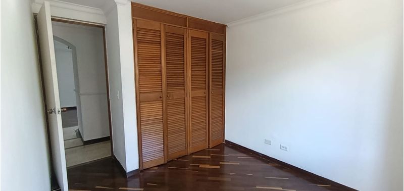 Apartamento en Venta en Medellín, Belén Loma de los Bernal-14