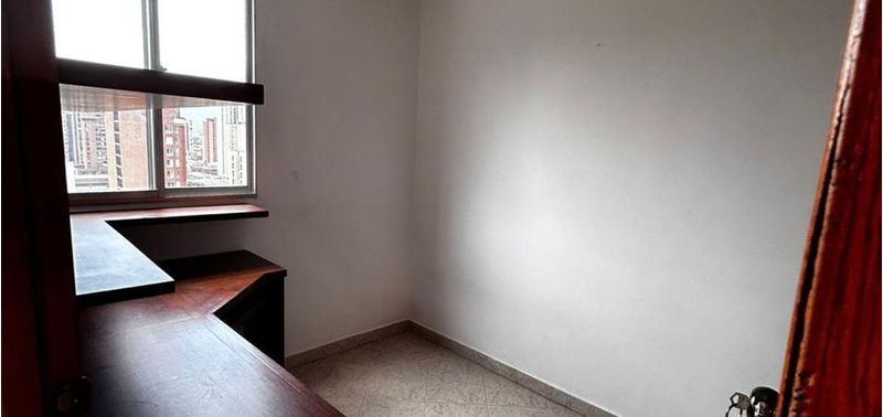Apartamento en Venta en Medellín, Colinas de La Candelaria-0