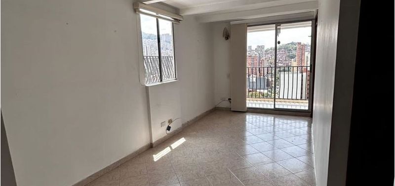 Apartamento en Venta en Medellín, Colinas de La Candelaria-1