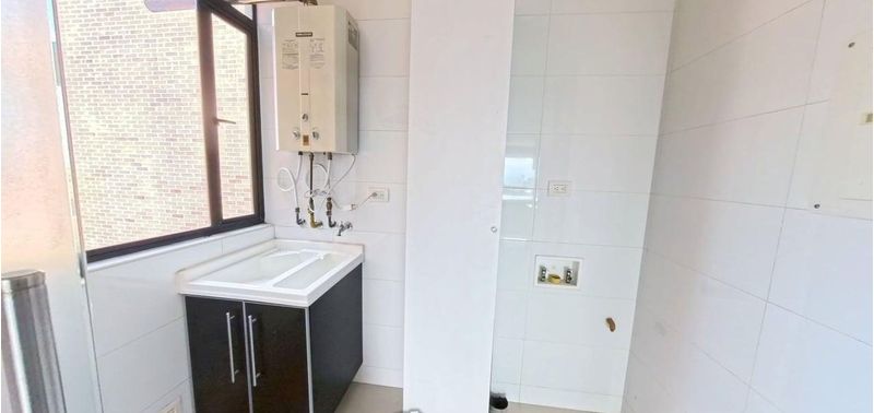 Apartamento en Venta en Bogotá, D.C., Lagos de Córdoba-1