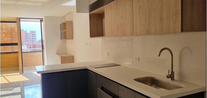 Apartamento en Venta en Medellín, Laureles-0