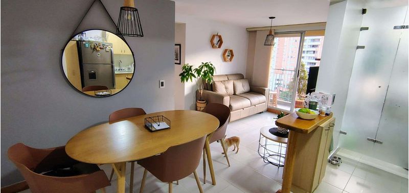 Apartamento en Venta en Sabaneta, Tres Esquinas-0