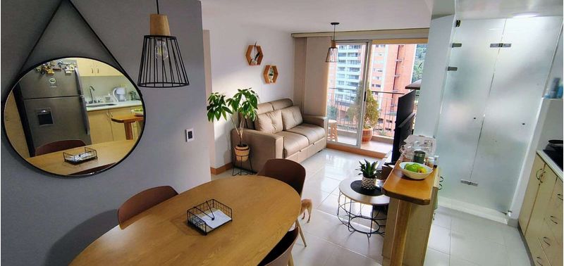 Apartamento en Venta en Sabaneta, Tres Esquinas-2