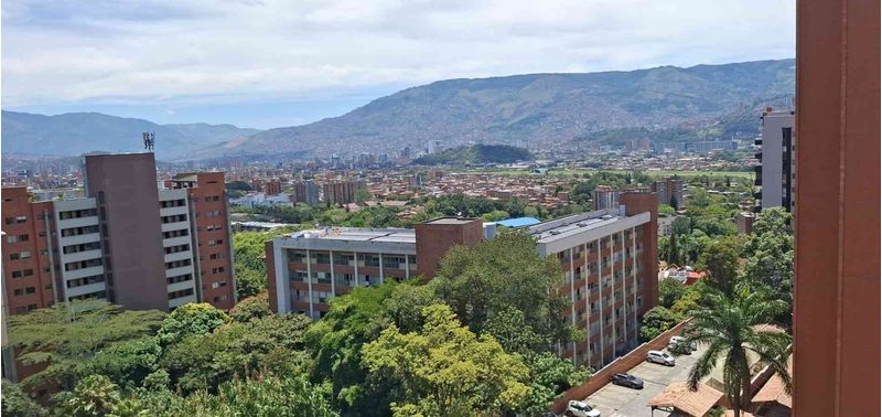 Apartamento en Venta en Medellín, Belén Loma de los Bernal-0