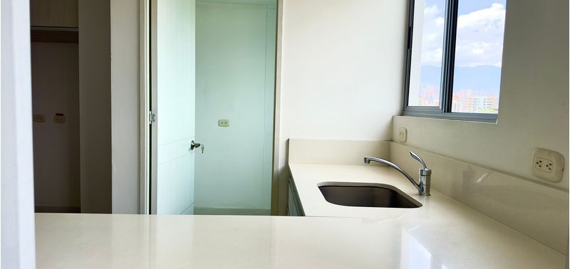 Apartamento en Venta en Medellín, El Poblado-0
