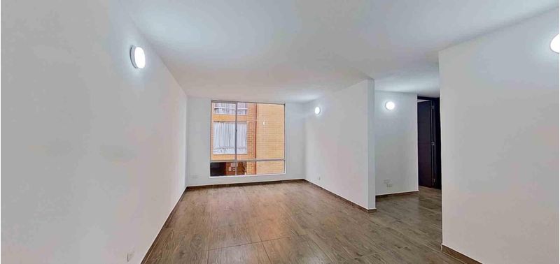 Casa en Venta en Madrid, Alcaparro-0