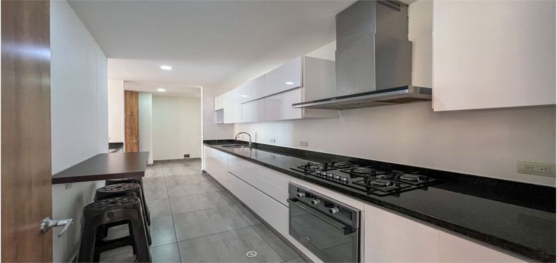 Apartamento en Venta en Bogotá, D.C., Los Rosales Emaús-8