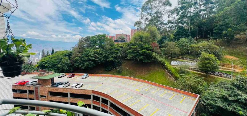 Apartamento en Venta en Medellín, Cataluña-1