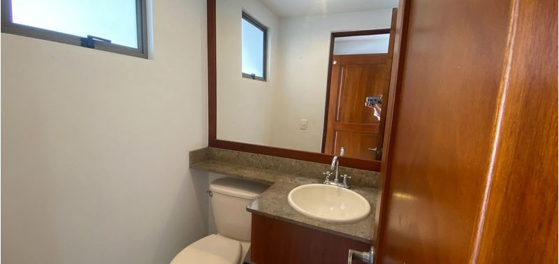 Casa en Venta en Medellín, Altos del Poblado-25