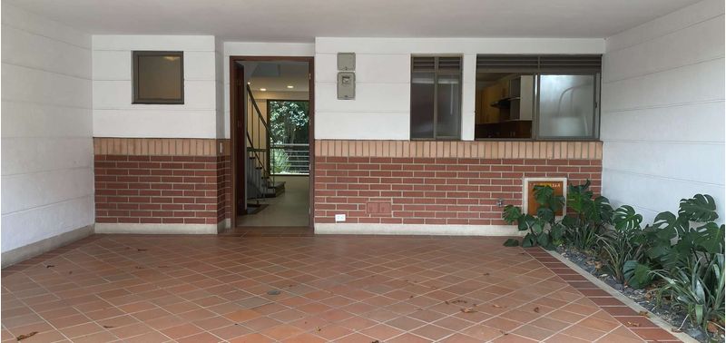 Casa en Venta en Medellín, Altos del Poblado-2