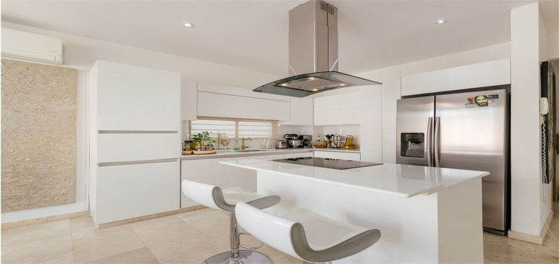 Casa en Venta en Santa Marta, Rodadero Sur-1