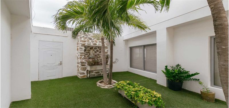 Casa en Venta en Santa Marta, Rodadero Sur-10