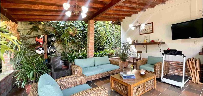 Casa en Venta en Envigado, Loma del Chocho-1