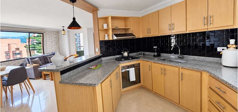 Apartamento en Venta en Medellín, Laureles-1