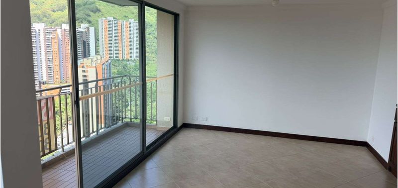 Apartamento en Venta en Medellín, Belén Loma de los Bernal-0