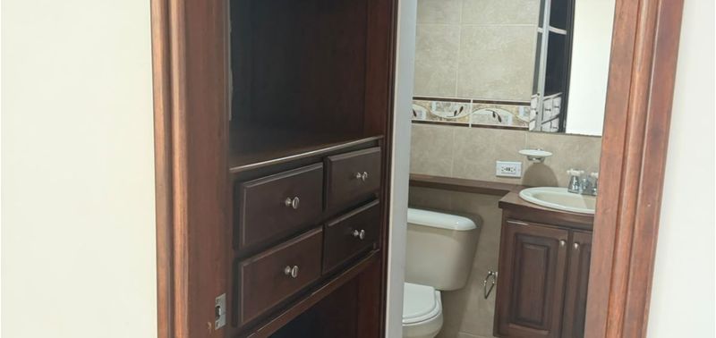 Apartamento en Venta en Medellín, Belén Loma de los Bernal-8