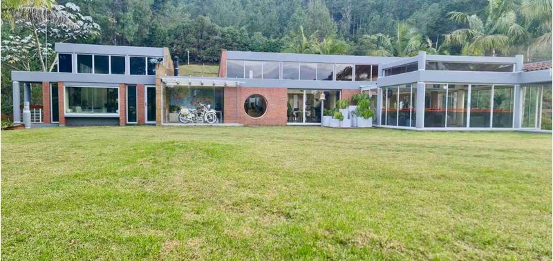 Casa en Venta en Envigado, Alto De Palmas-0