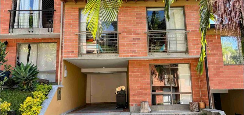 Casa en Venta en Envigado, Las Antillas
