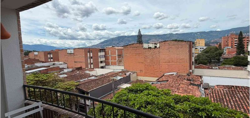 Apartamento en Venta en Medellín, Belén Rosales-0