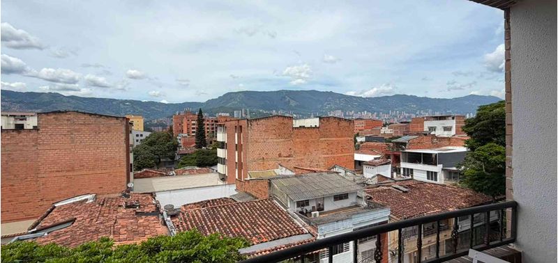 Apartamento en Venta en Medellín, Belén Rosales-1