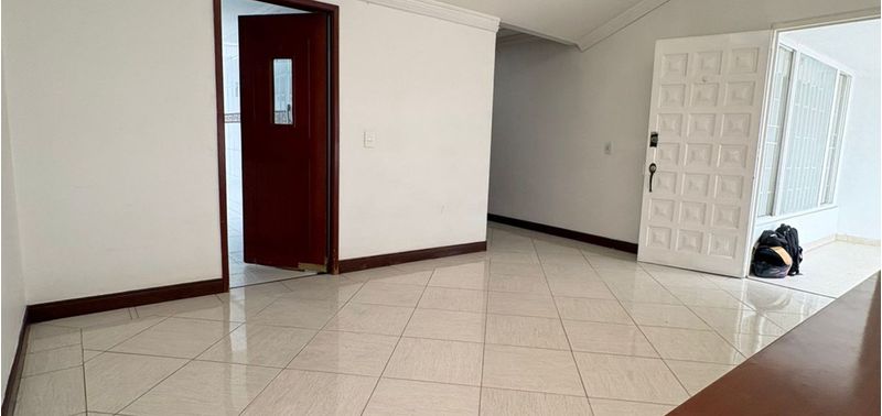 Casa en Venta en Bogotá, D.C., Modelia-2