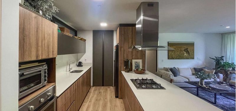 Apartamento en Venta en Medellín, Altos del Poblado-3