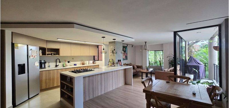Apartamento en Venta en Envigado, Loma Del Escobero-0