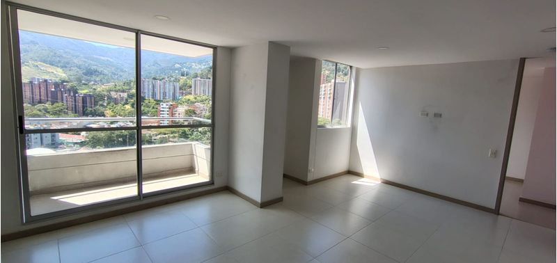 Apartamento en Venta en Envigado, Las Antillas-0