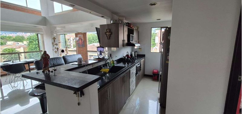 Apartamento en Venta en Envigado, El Portal-0