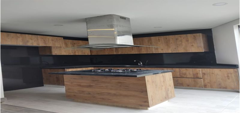 Casa en Venta en Chía, Chía Vereda La Balsa Senior Suites-1