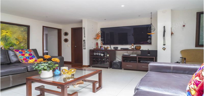 Apartamento en Venta en Bogotá, D.C., Antiguo Country-0