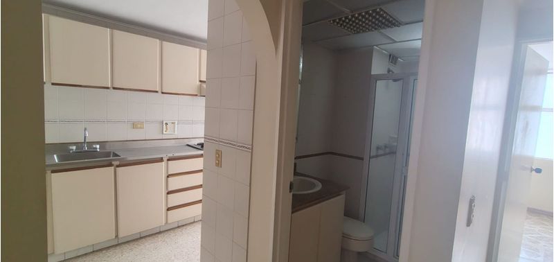 Apartamento en Venta en Medellín, Laureles-0