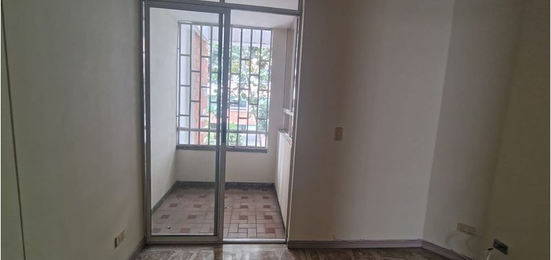 Apartamento en Venta en Medellín, Laureles-4