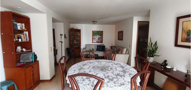 Apartamento en Venta en Envigado, Jardines-0