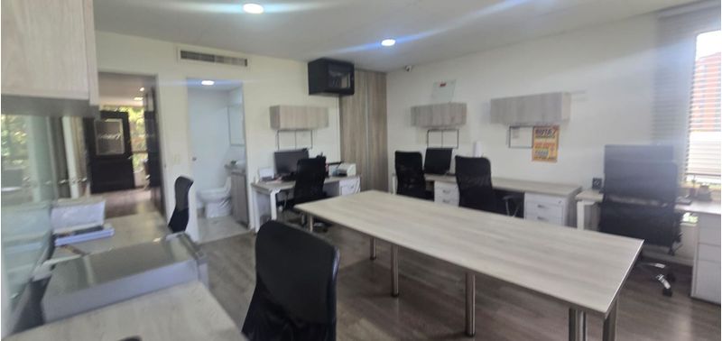Oficina en Venta en Medellín, El Poblado-0
